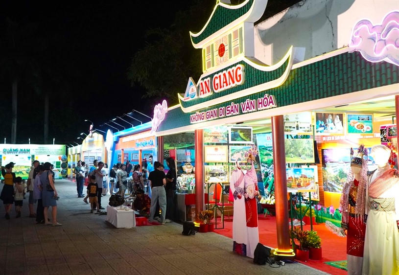 TP Huế: Trưng bày 'Không gian du lịch, di sản văn hóa, danh thắng và sản phẩm thủ công truyền thống Việt Nam'