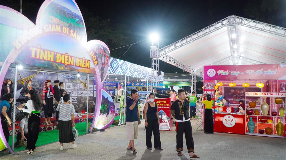TP Huế: Trưng bày 'Không gian du lịch, di sản văn hóa, danh thắng và sản phẩm thủ công truyền thống Việt Nam'