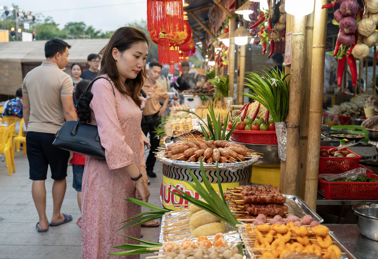 Độc đáo ẩm thực 3 miền tại ngày hội 'Huế - Kinh đô ẩm thực'