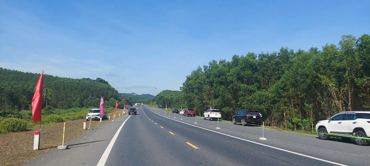 Khởi công dự án mở rộng cao tốc La Sơn - Hòa Liên từ 2 lên 4 làn xe