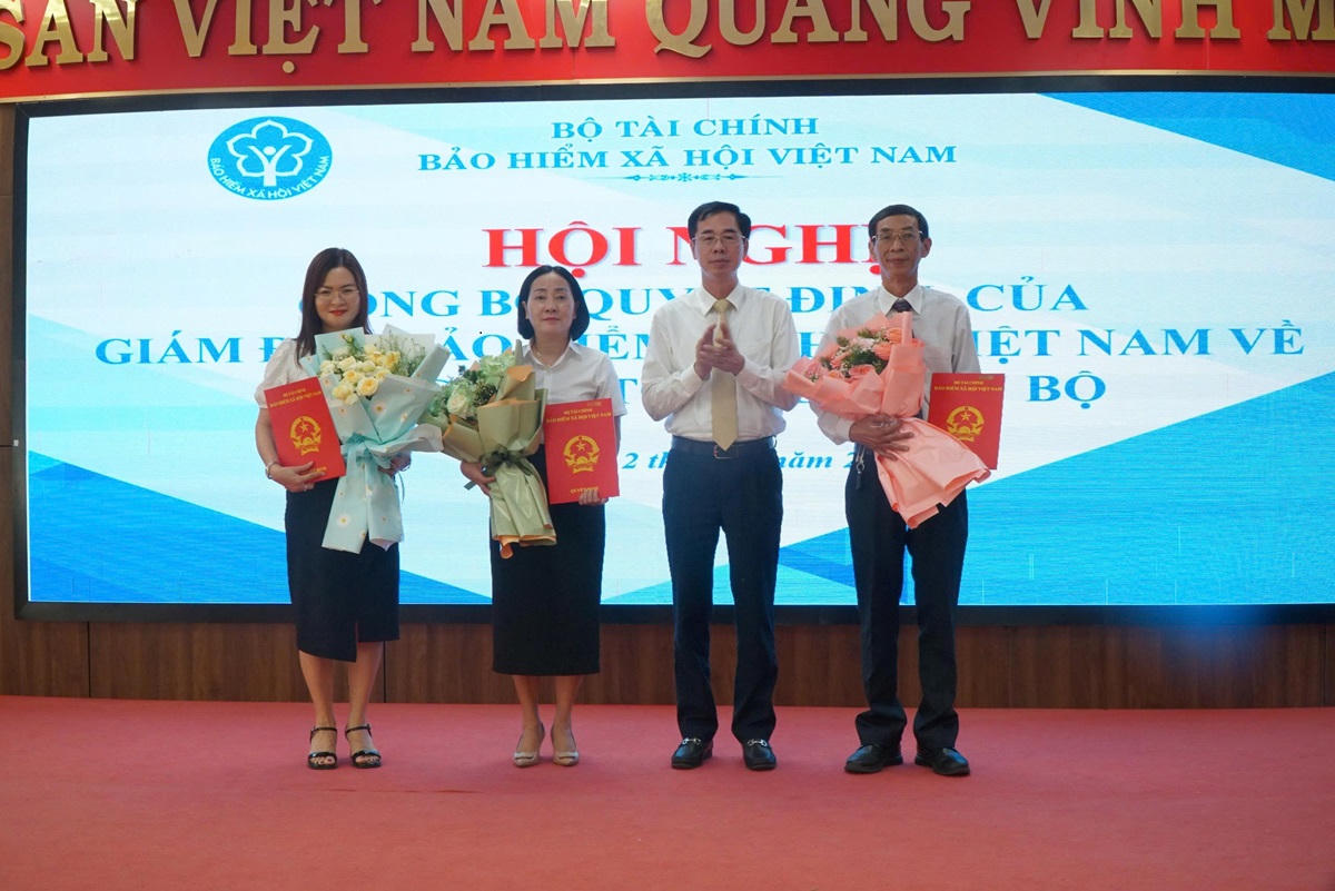 Ông Nguyễn Viết Dũng được bổ nhiệm giữ chức vụ Giám đốc BHXH Khu vực XX