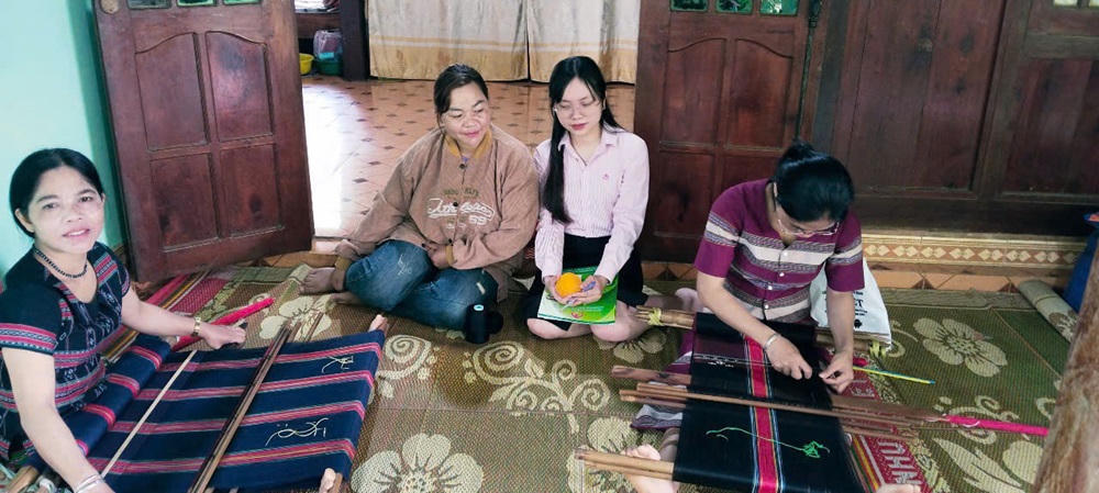 NHCSXH TP Huế: Duy trì và nâng cao hiệu quả hoạt động tại điểm giao dịch xã trong giai đoạn mới