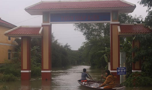 Thừa Thiên Huế: Mưa to kết hợp thủy điện xả lũ nhiều nơi bị ngập cục bộ