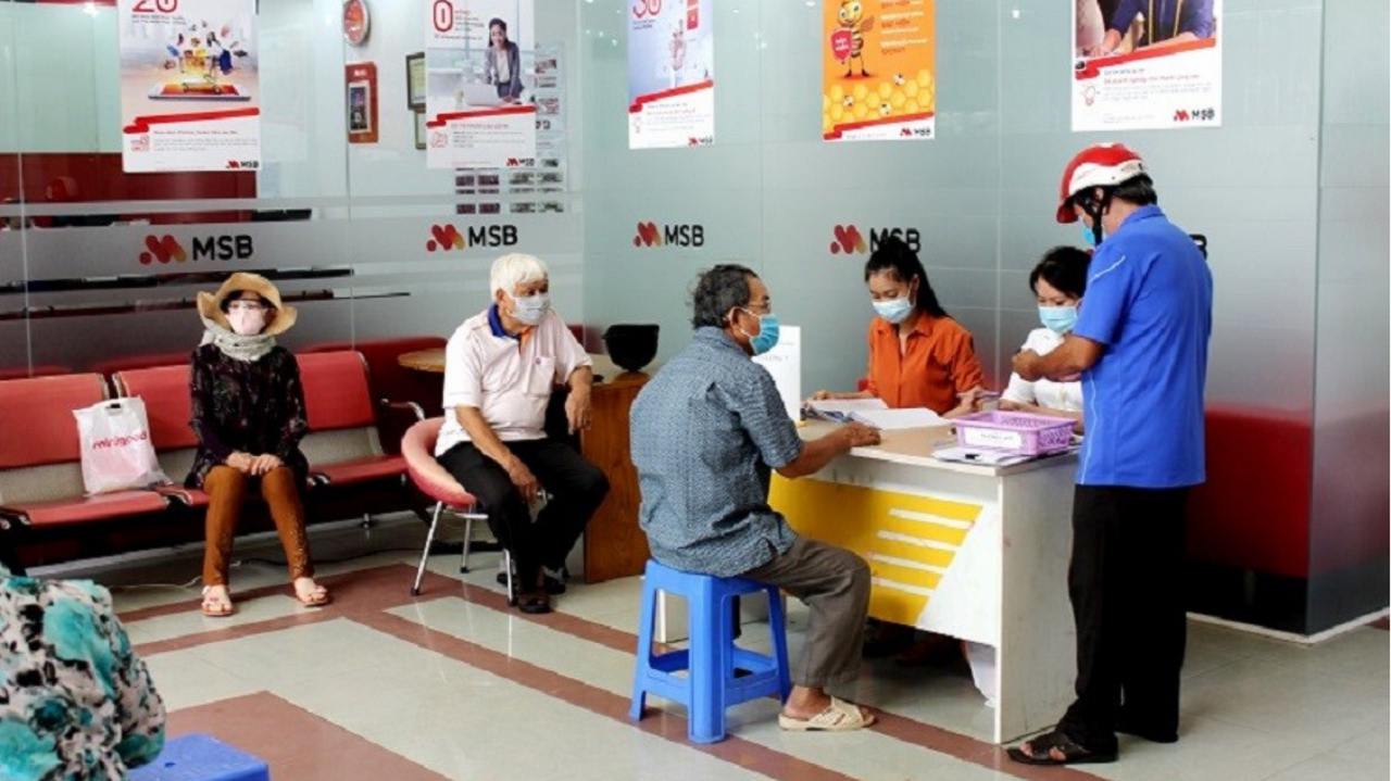 Đẩy mạnh chi trả Bảo hiểm xã hội không dùng tiền mặt trong bối cảnh COVID-19