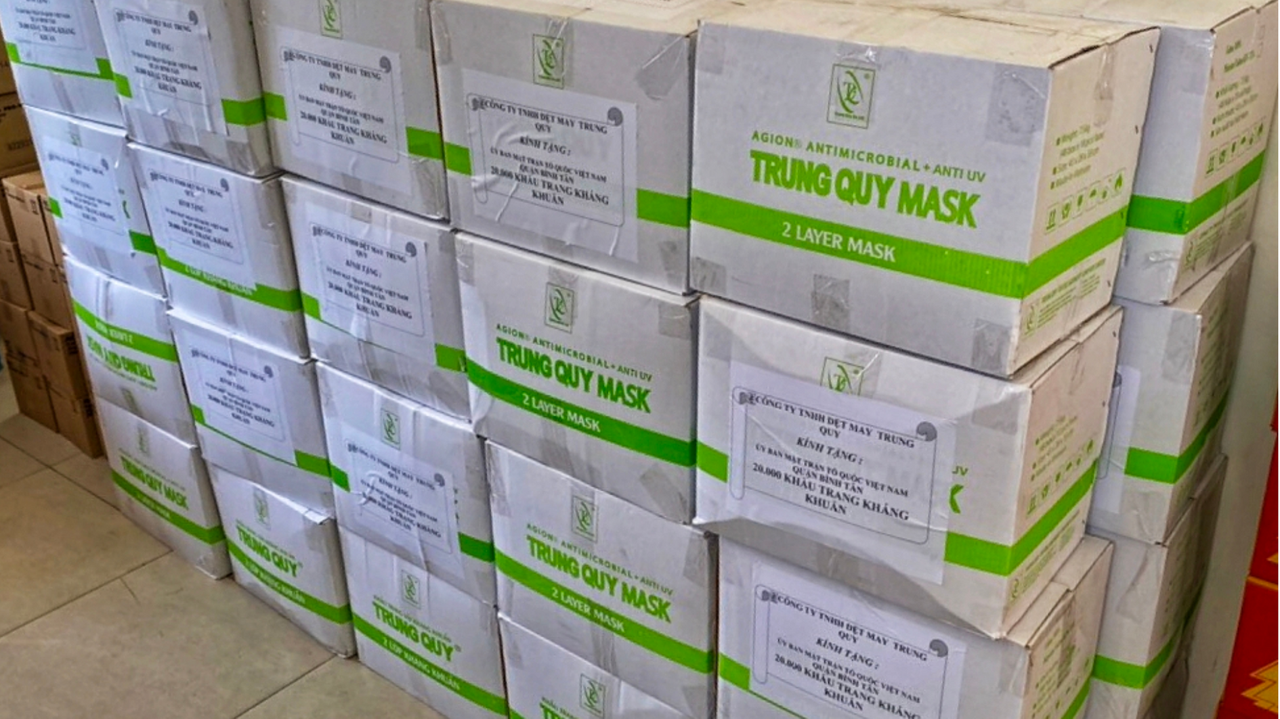 Công ty TNHH SX TM DV Trung Quy ủng hộ 300 triệu đồng phòng chống dịch COVID-19 