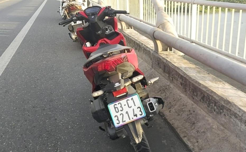 Nam thanh niên nhảy cầu Rạch Miễu tự tử có thể do buồn chuyện tình cảm