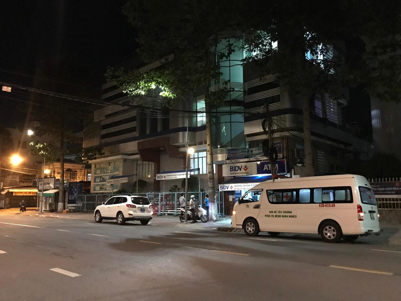 Tiền Giang phát hiện 2 ca nghi nhiễm COVID -19 cùng là nhân viên ngân hàng