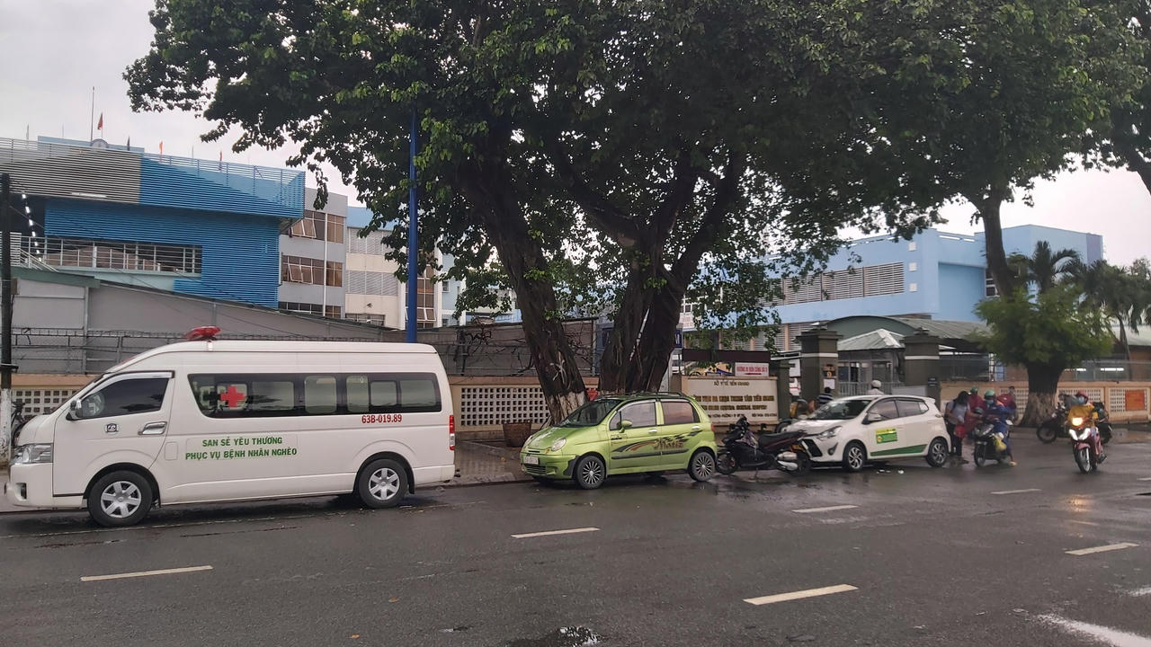 3 nhân viên y tế dương tính SARS-CoV-2