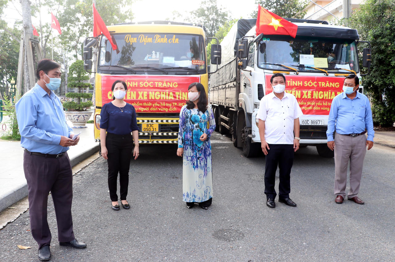 Sóc Trăng chuyển gần 40 tấn hàng thiết yếu hỗ trợ TP. Hồ Chí Minh