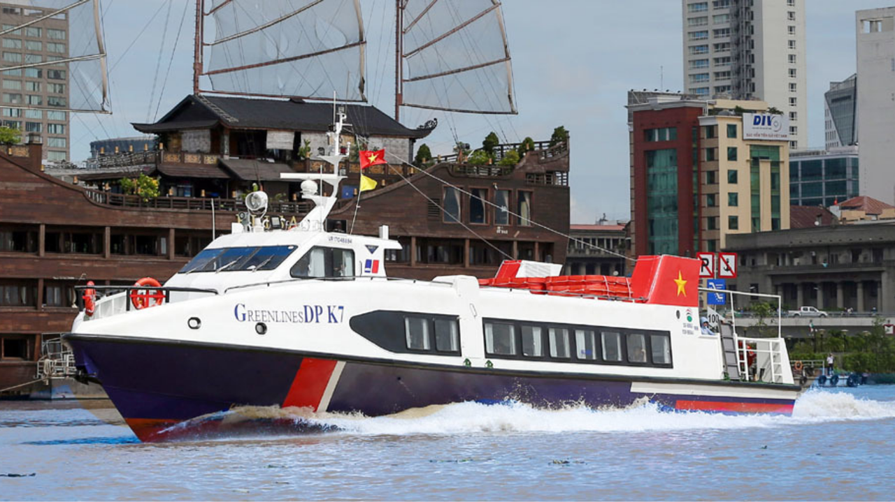 Cung ứng hàng hóa thiết yếu bằng tàu cao tốc từ hôm nay - 19/7