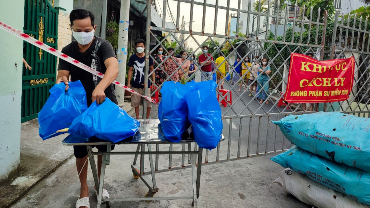 "Chuyến xe yêu thương” mùa đại dịch