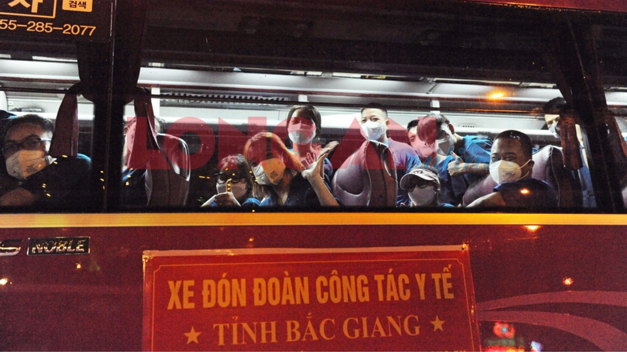 Bắc Giang cử 80 cán bộ y tế hỗ trợ Long An chống dịch COVID-19
