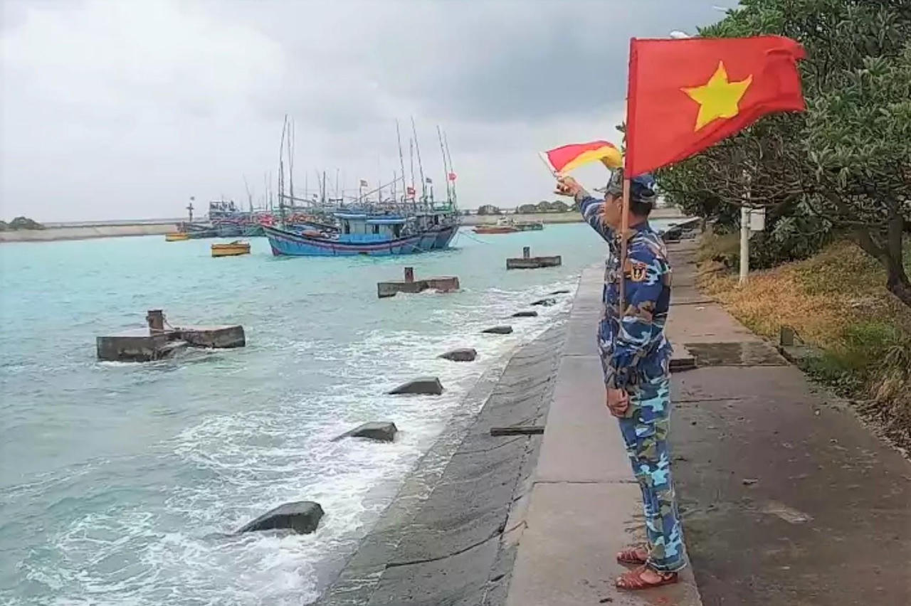 Âu tàu Song Tử Tây - Điểm tựa bình yên giữa trùng khơi