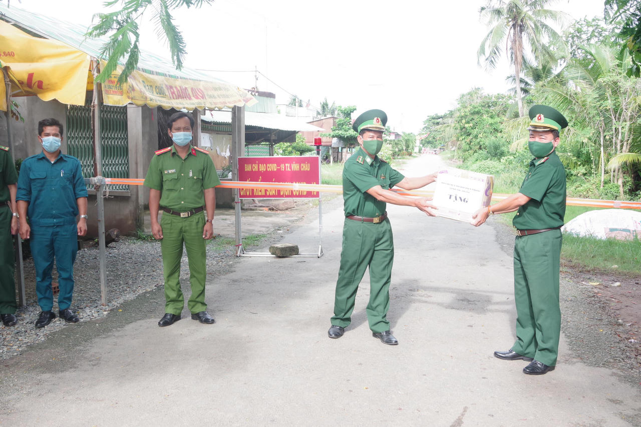 Kiểm soát biên giới tỉnh để kiểm soát phòng, chống dịch COVID-19