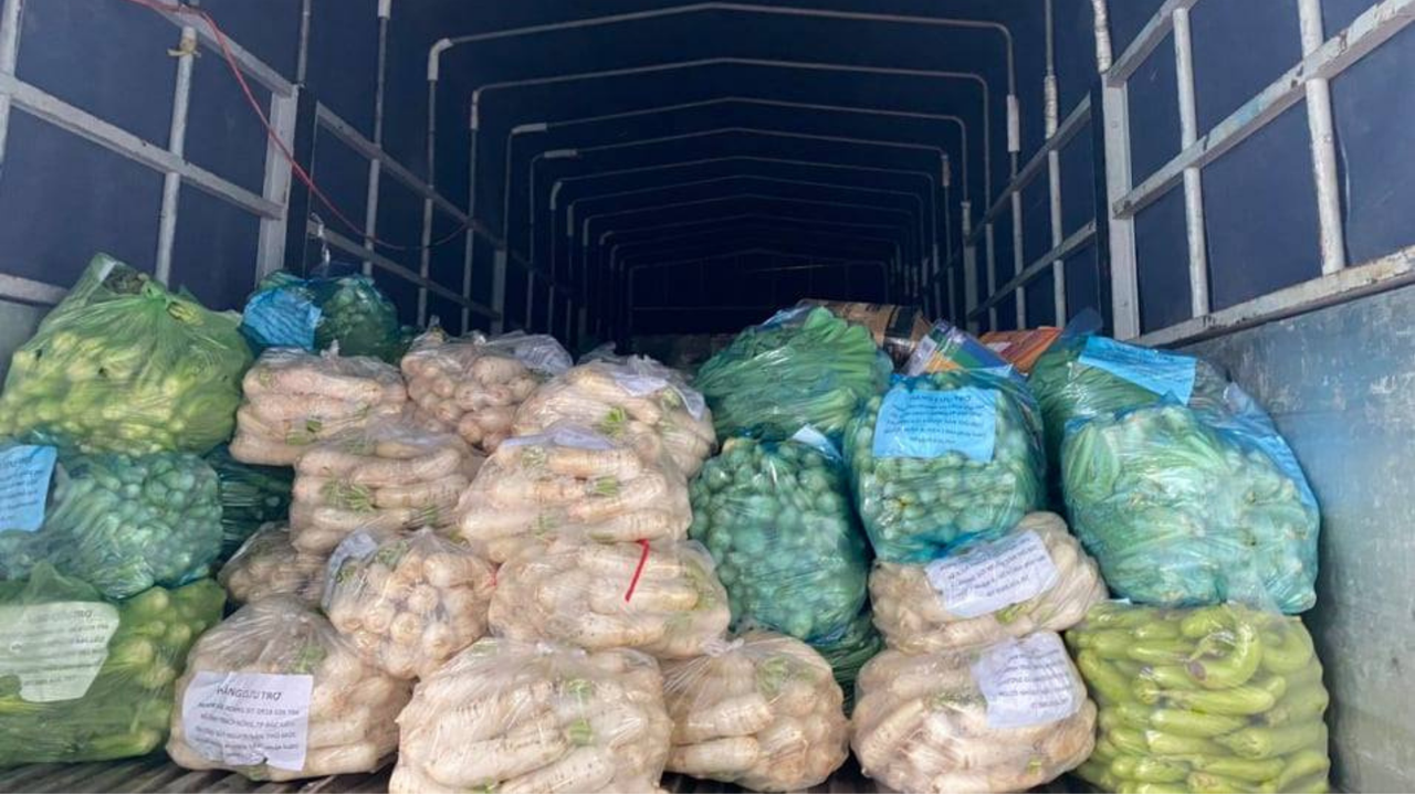 Nghĩa tình người Bạc Liêu tiếp sức người dân TP HCM chống COVID-19
