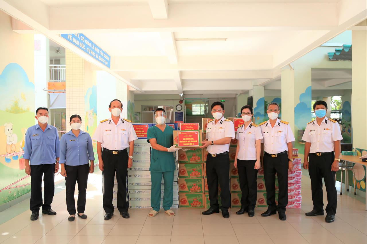 Tân cảng Sài Gòn thăm hỏi, động viên nhân viên là F0, F1 đang cách ly, điều trị