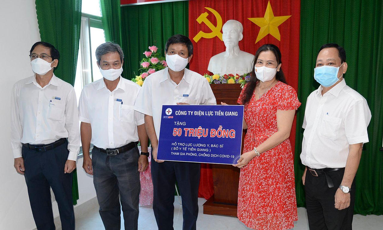 EVN Tiền Giang ủng hộ 3 tỷ đồng hỗ trợ mua sắm trang thiết bị y tế
