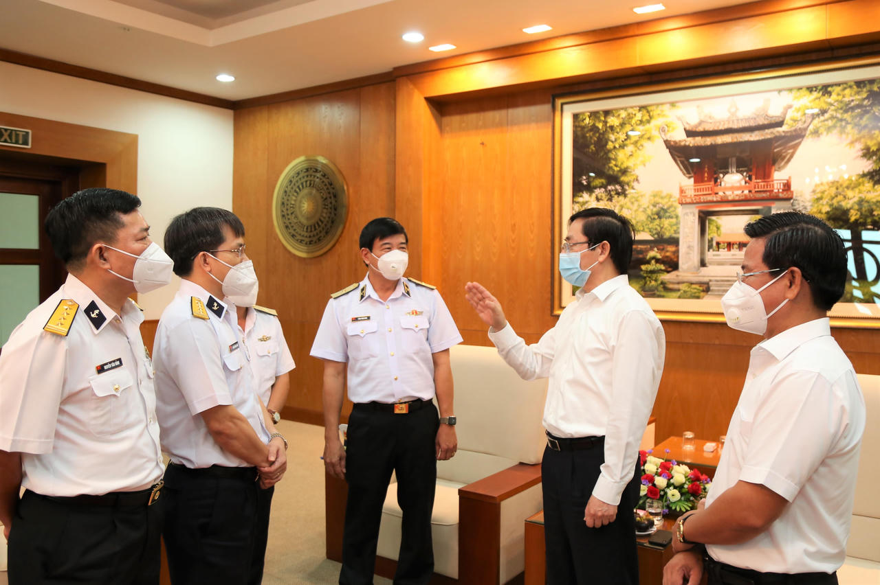 Quân chủng Hải quân hỗ trợ tỉnh Bà Rịa - Vũng Tàu 3 tỷ đồng kinh phí phòng, chống dịch COVID-19