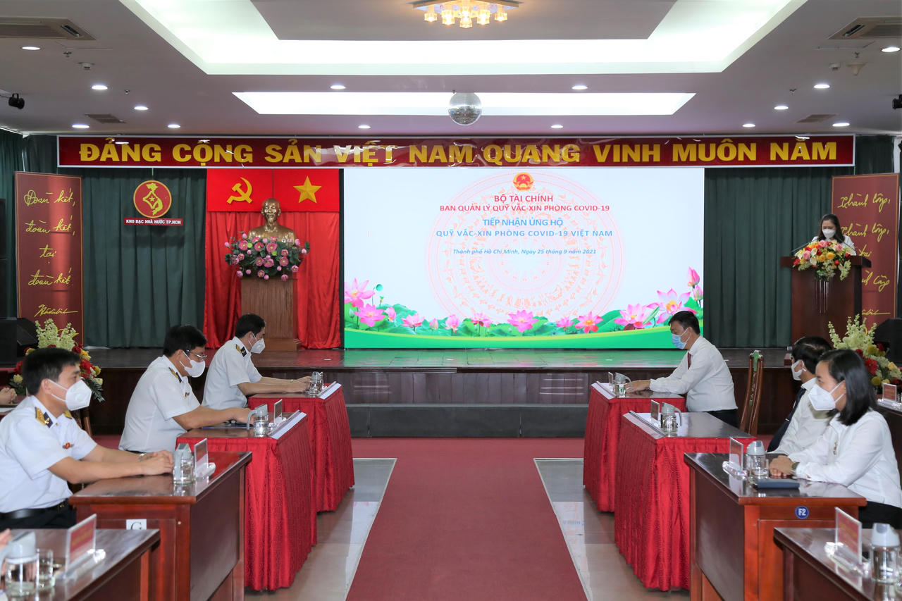 Tổng Công ty Tân cảng Sài Gòn ủng hộ 50 tỷ đồng cho Quỹ vaccine phòng, chống COVID-19