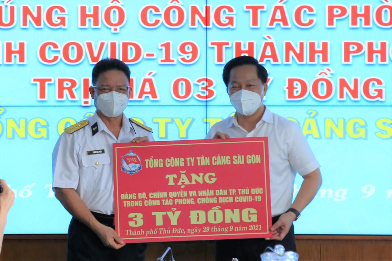 Tổng Công ty Tân cảng Sài Gòn ủng hộ 5 tỷ đồng cho TP Thủ Đức và Quỹ vì người nghèo