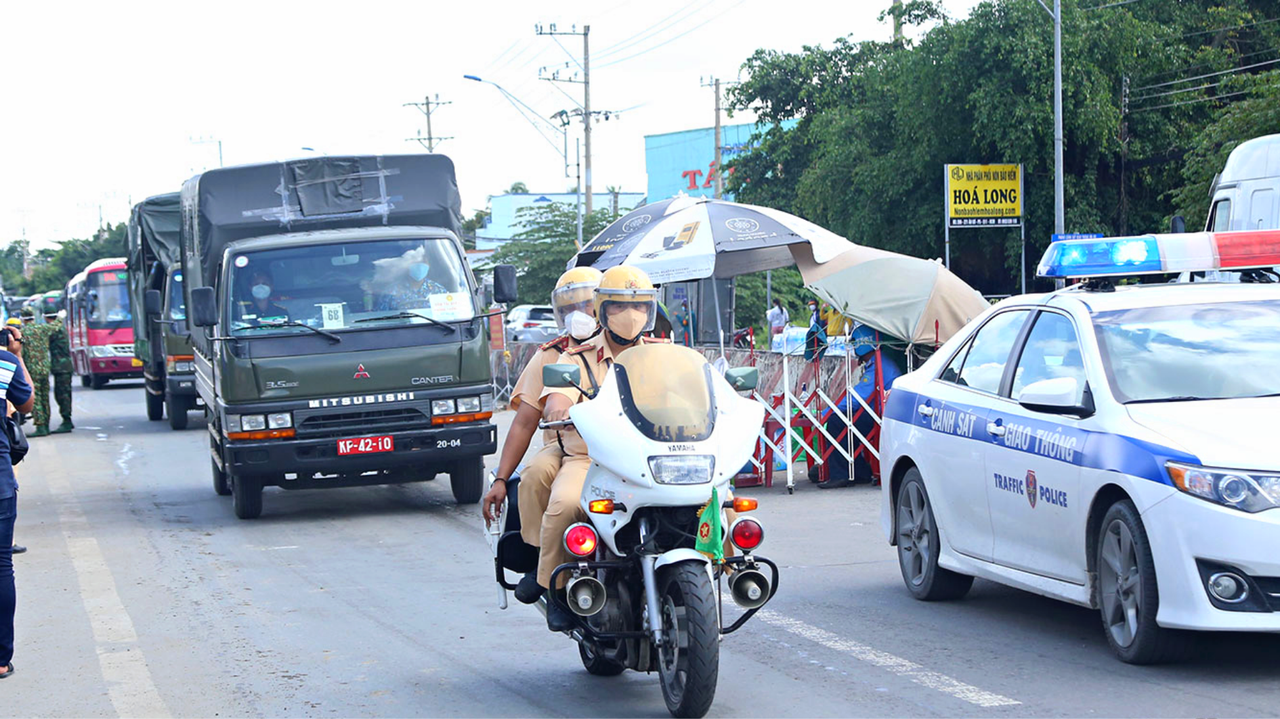 Hơn 1.000 người “quá cảnh” địa bàn Tiền Giang được qua chốt kiểm soát để về quê