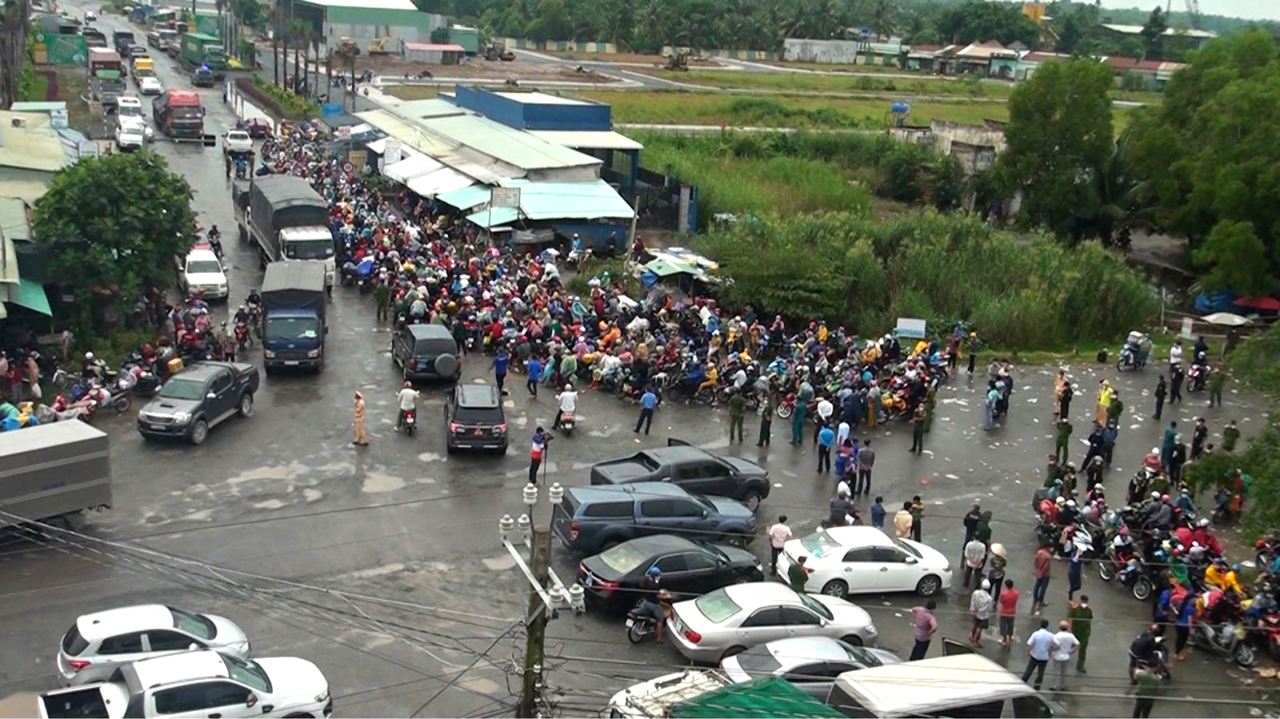 Người dân Tp Hồ Chí Minh ào ạt đổ về miền Tây, Long An khẩn thiết mong các tỉnh bạn phối hợp 