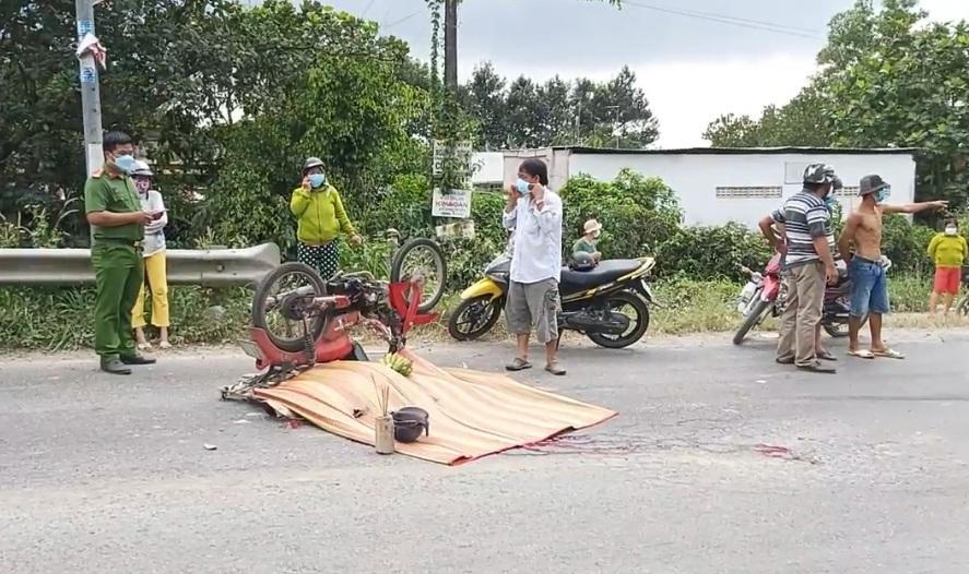 Tiền Giang: Phát hiện người phụ nữ tử vong trên dốc cầu vượt đường cao tốc