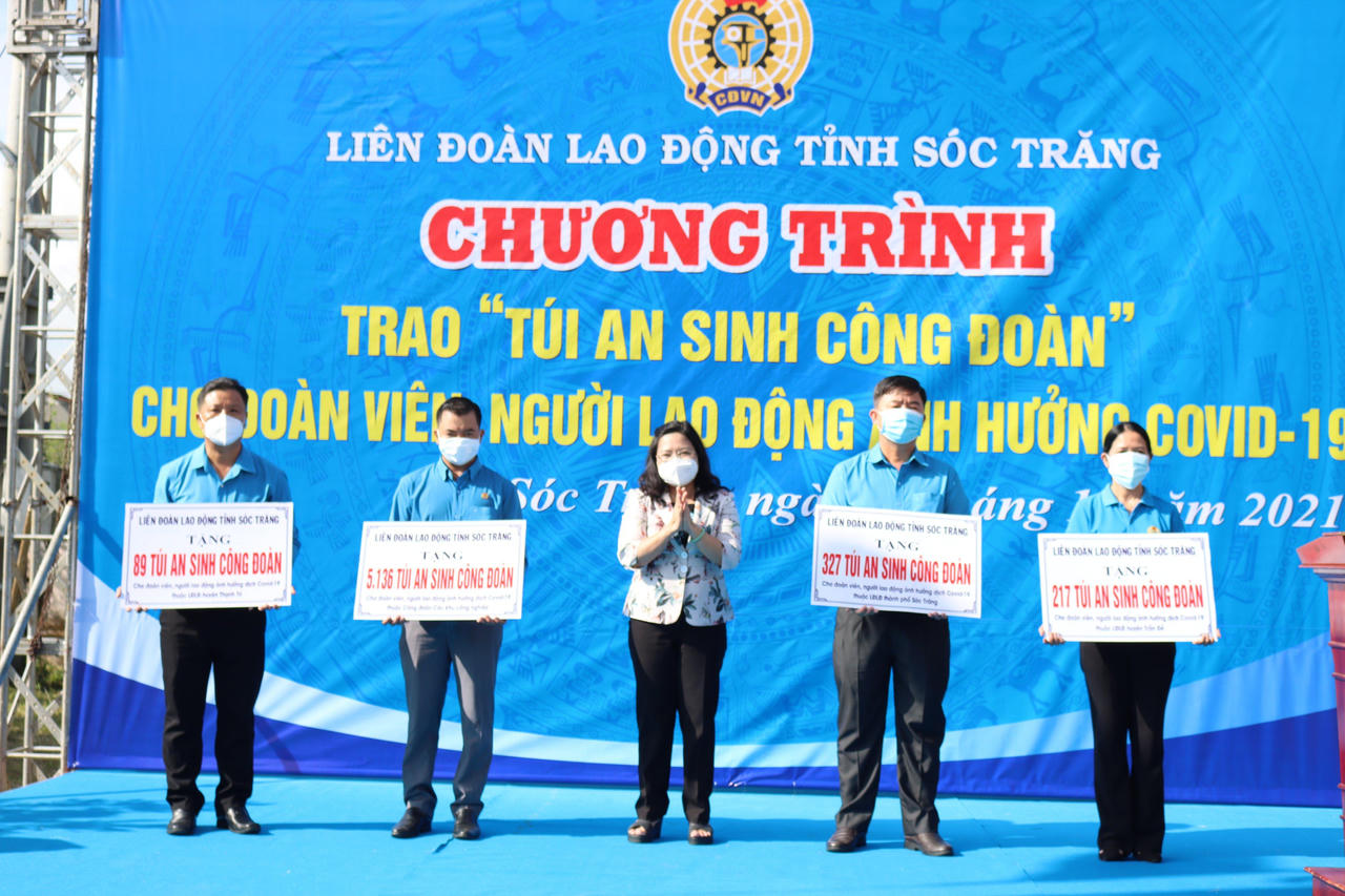 Sóc Trăng trao hơn 6.000 “túi an sinh công đoàn” cho đoàn viên, người lao động