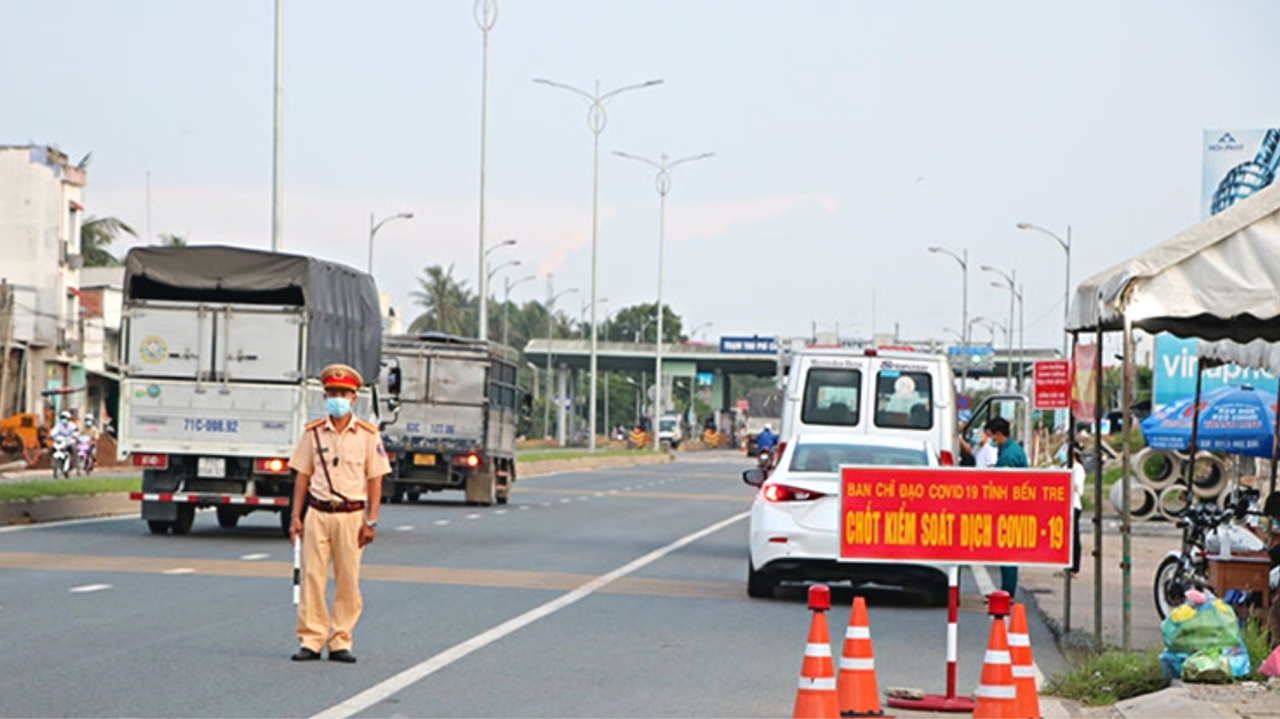 Bến Tre gỡ bỏ các chốt cửa ngõ, kiên trì phục hồi “vùng xanh”