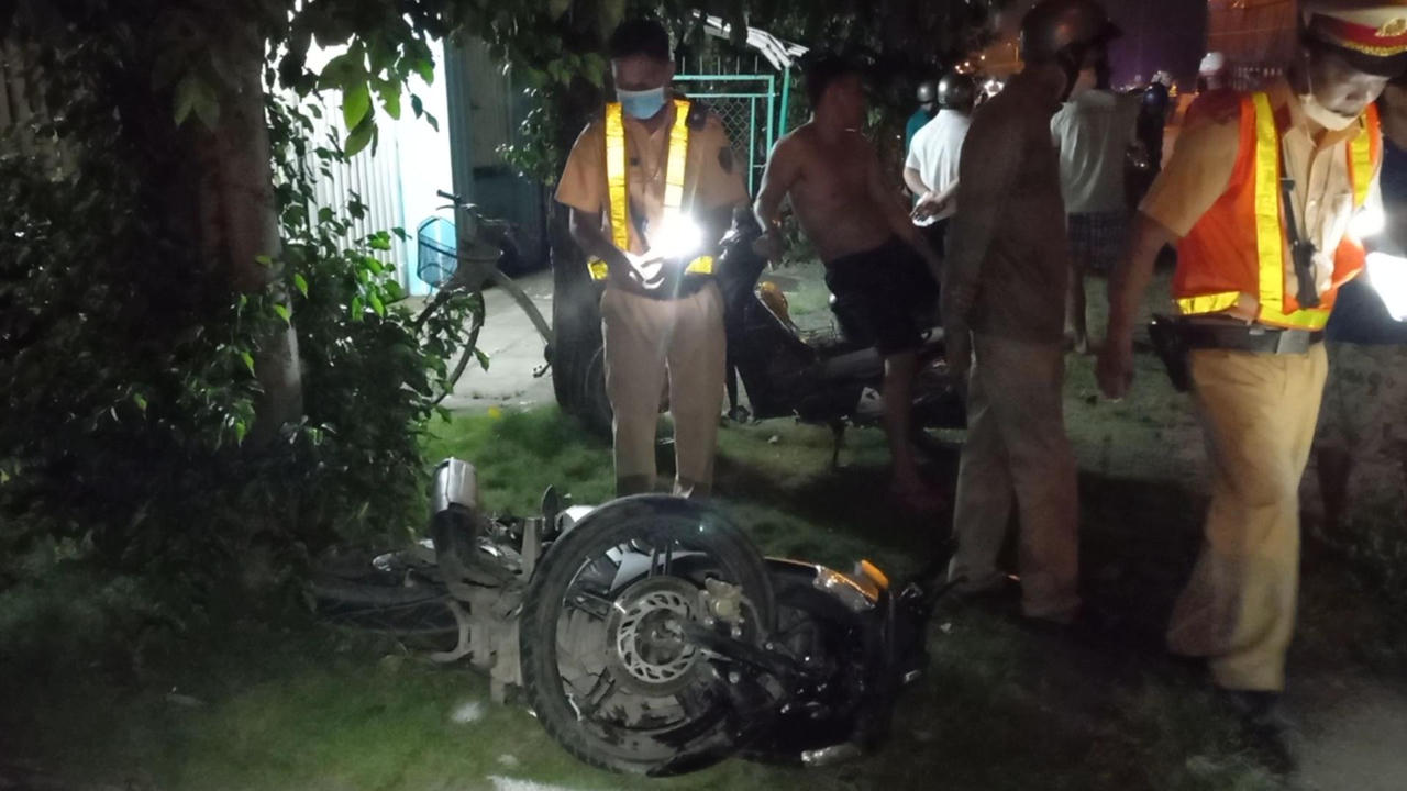 Tai nạn 'chồng' tai nạn trên Quốc lộ 1 khiến 1 người chết, 2 người trọng thương