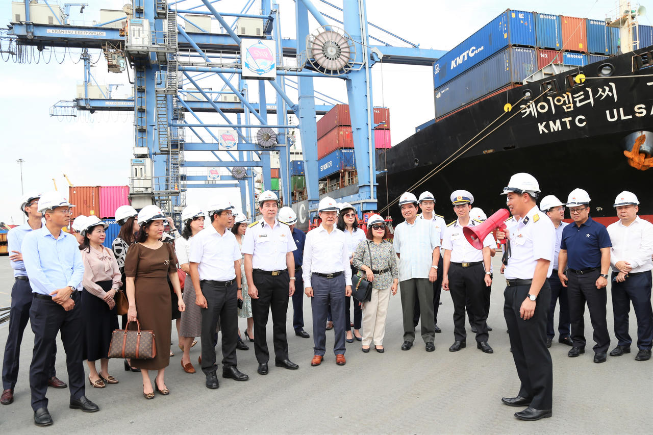 Ngân hàng TMCP Quân đội thăm và làm việc tại Tổng Công ty Tân Cảng Sài Gòn