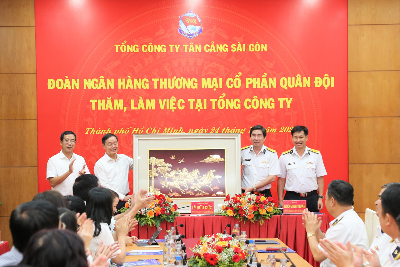 Ngân hàng TMCP Quân đội thăm và làm việc tại Tổng Công ty Tân Cảng Sài Gòn