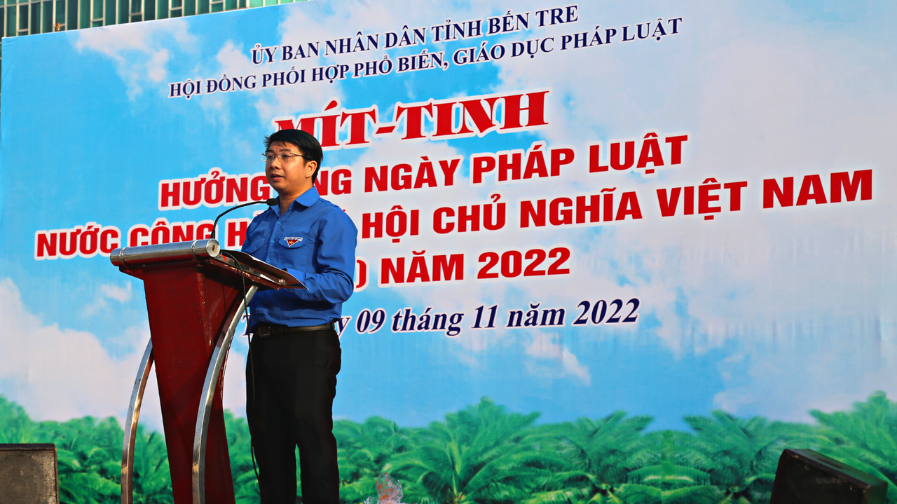 Bến Tre mít tinh hưởng ứng Ngày Pháp luật Việt Nam