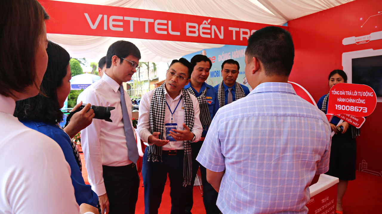 Khai mạc Diễn đàn Trí thức trẻ Việt Nam toàn cầu tại Bến Tre