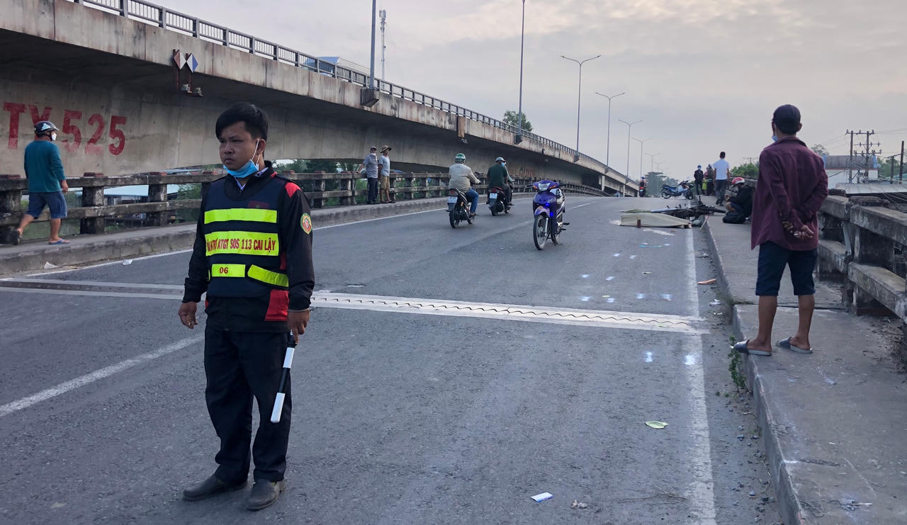 Truy tìm ô tô đầu kéo liên quan vụ tai nạn chết người trên Quốc lộ 1