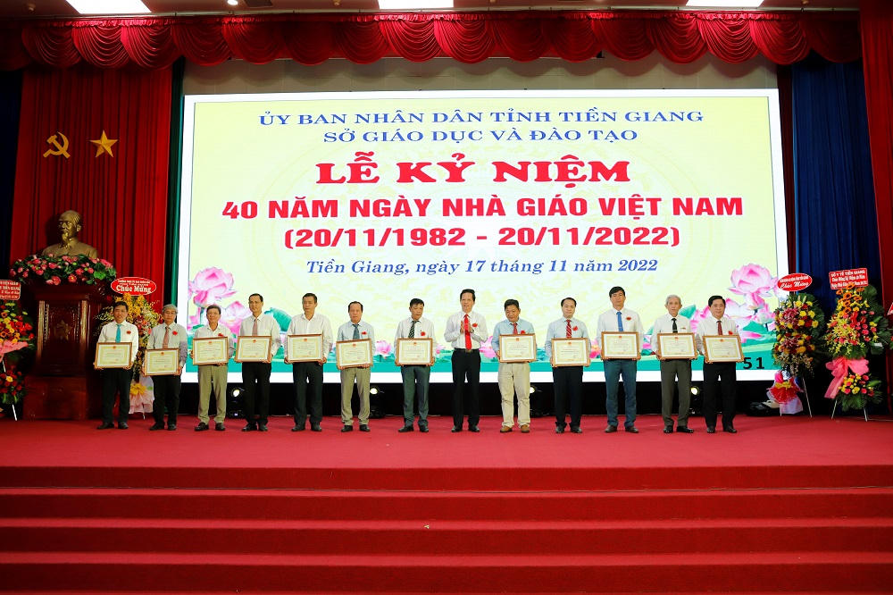 Tiền Giang họp mặt kỷ niệm 40 năm ngày Nhà giáo Việt Nam