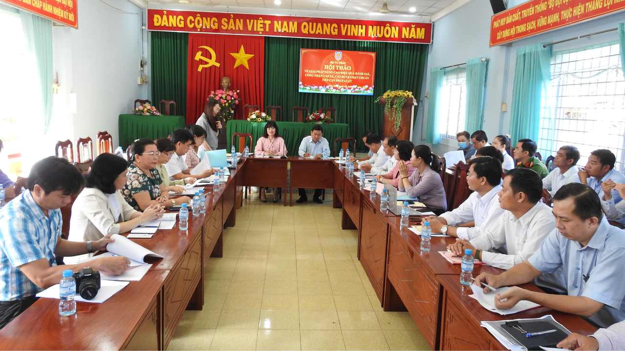 Long An: Kiểm tra công tác xây dựng xã đạt chuẩn tiếp cận pháp luật tại xã Tân Hòa