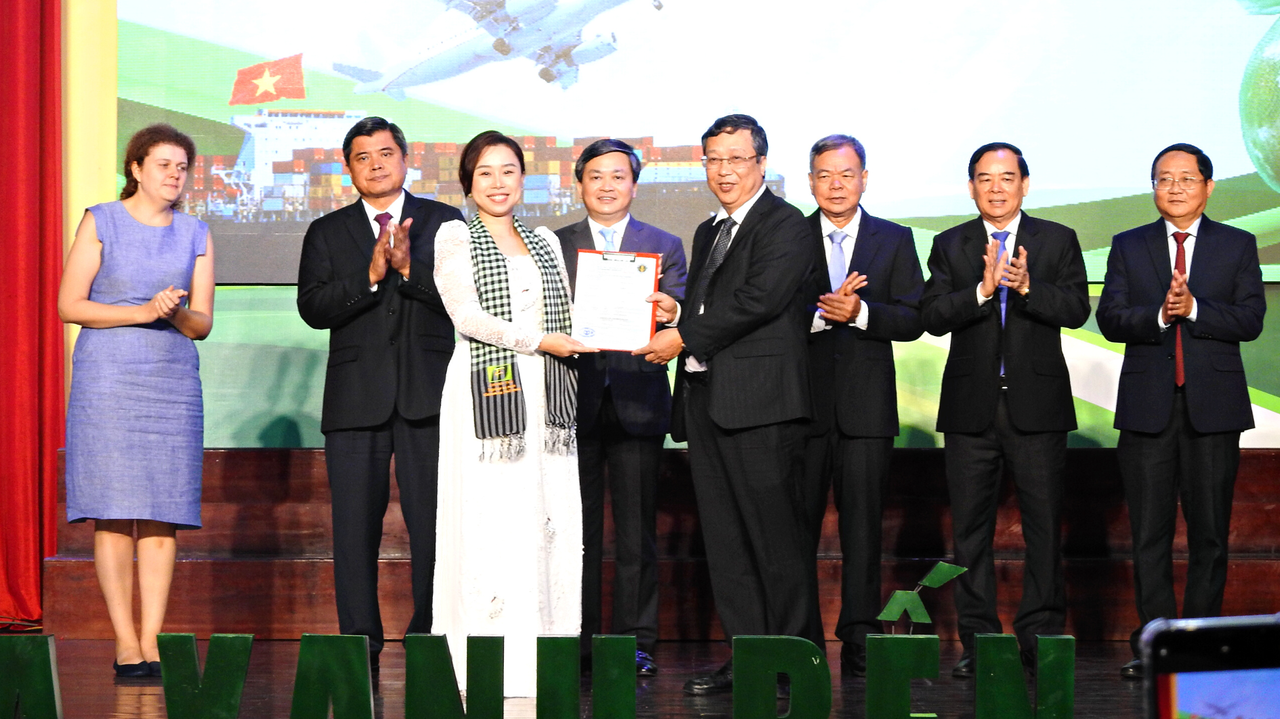 Bến Tre công bố xuất khẩu lô bưởi đầu tiên của Việt Nam sang Hoa Kỳ 