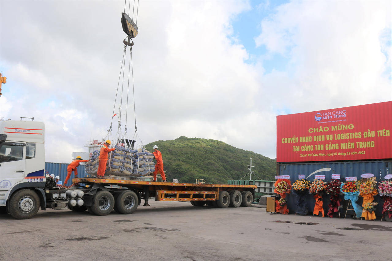 Tân Cảng miền Trung khai trương tuyến dịch vụ logistics đầu tiên tại cảng