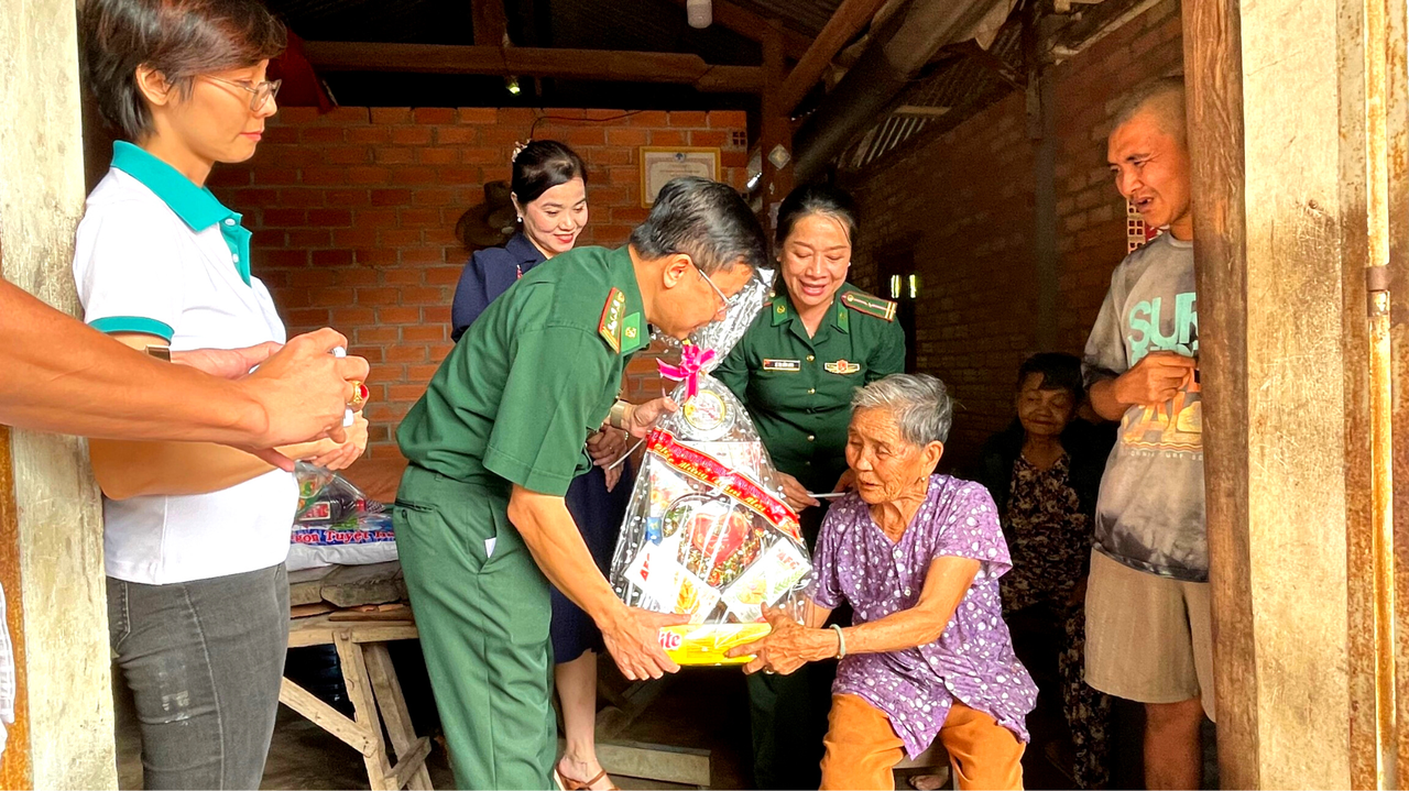 Ấm áp 'Xuân Biên phòng, ấm lòng dân bản' Tết Qúy Mão 2023 tại Tây Ninh