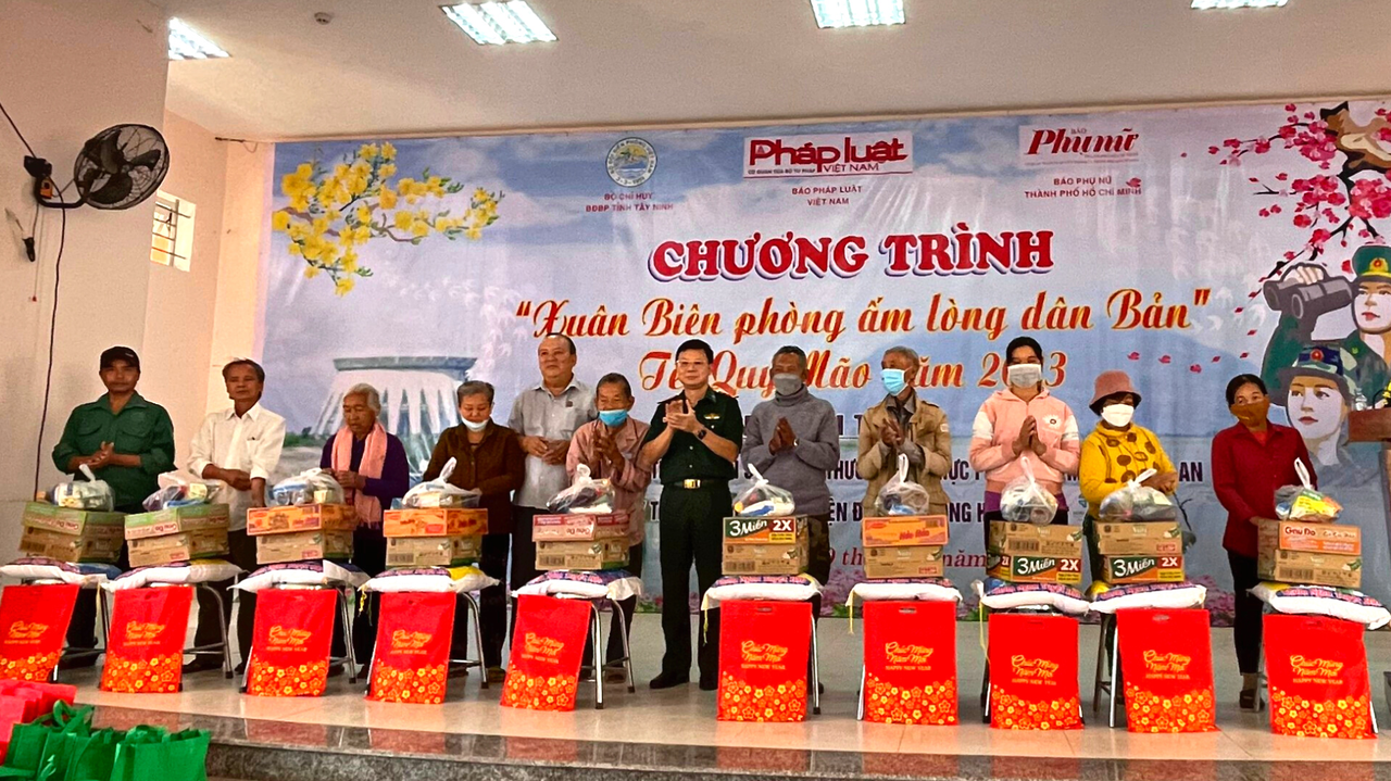 Ấm áp 'Xuân Biên phòng, ấm lòng dân bản' Tết Qúy Mão 2023 tại Tây Ninh