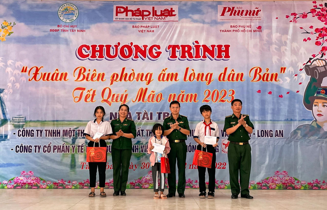 Ấm áp 'Xuân Biên phòng, ấm lòng dân bản' Tết Qúy Mão 2023 tại Tây Ninh