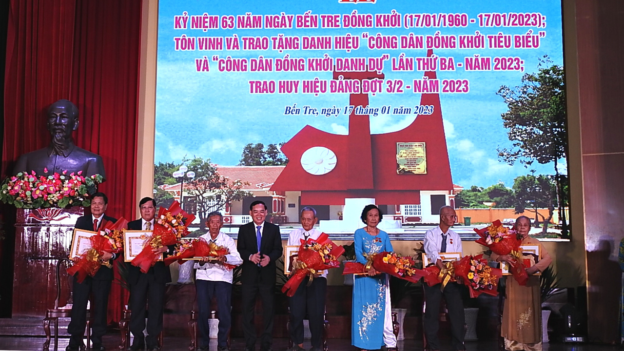 Long trọng tổ chức lễ kỷ niệm 63 năm Ngày Bến Tre Đồng khởi