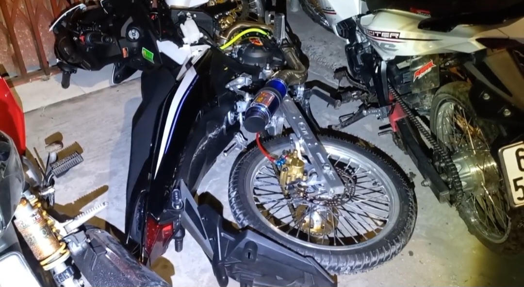 Bí mật vây bắt hàng chục đối tượng đua xe trái phép lúc nửa đêm, gồm cả nữ nghi mang thai