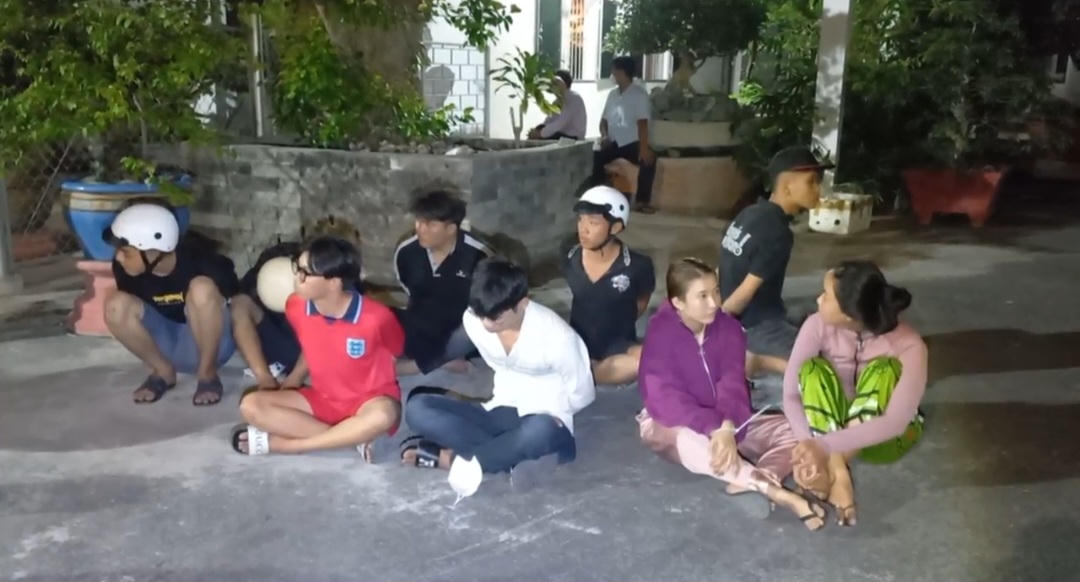 Bí mật vây bắt hàng chục đối tượng đua xe trái phép lúc nửa đêm, gồm cả nữ nghi mang thai