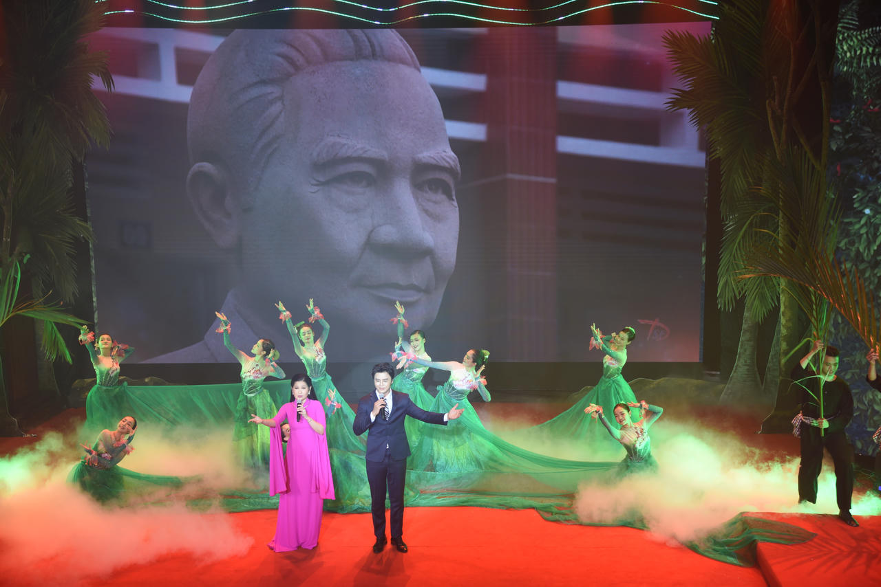 Long trọng kỷ niệm 110 năm ngày sinh đồng chí Huỳnh Tấn Phát