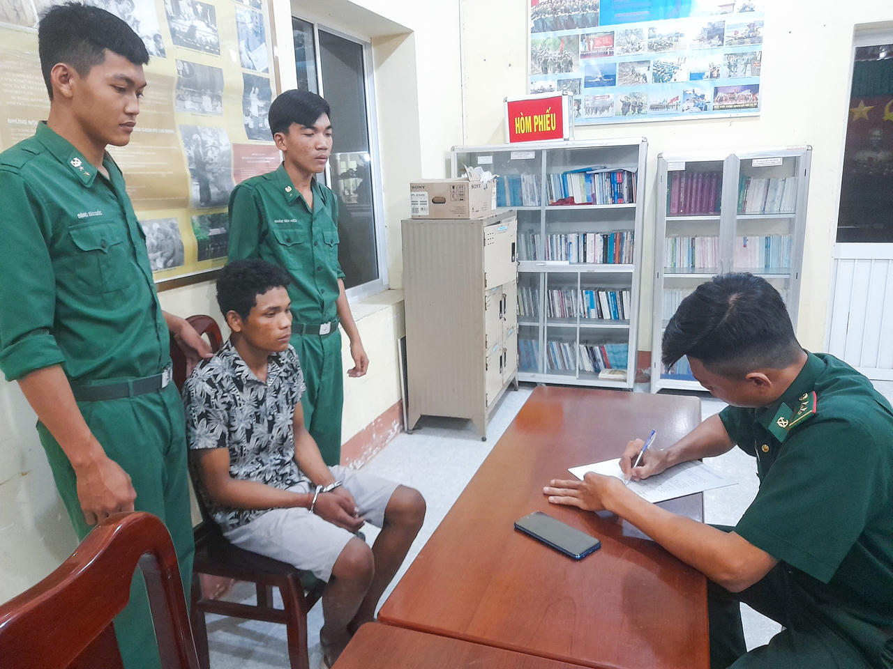 BĐBP Sóc Trăng Bắt đối tượng nghi tàng trữ trái phép chất ma túy