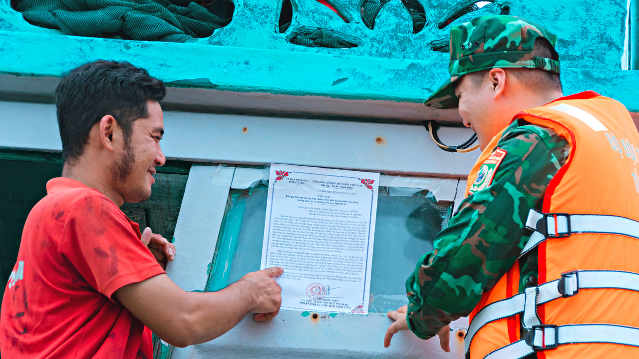 'Chạy nước rút' cùng ngư dân gỡ 'thẻ vàng'