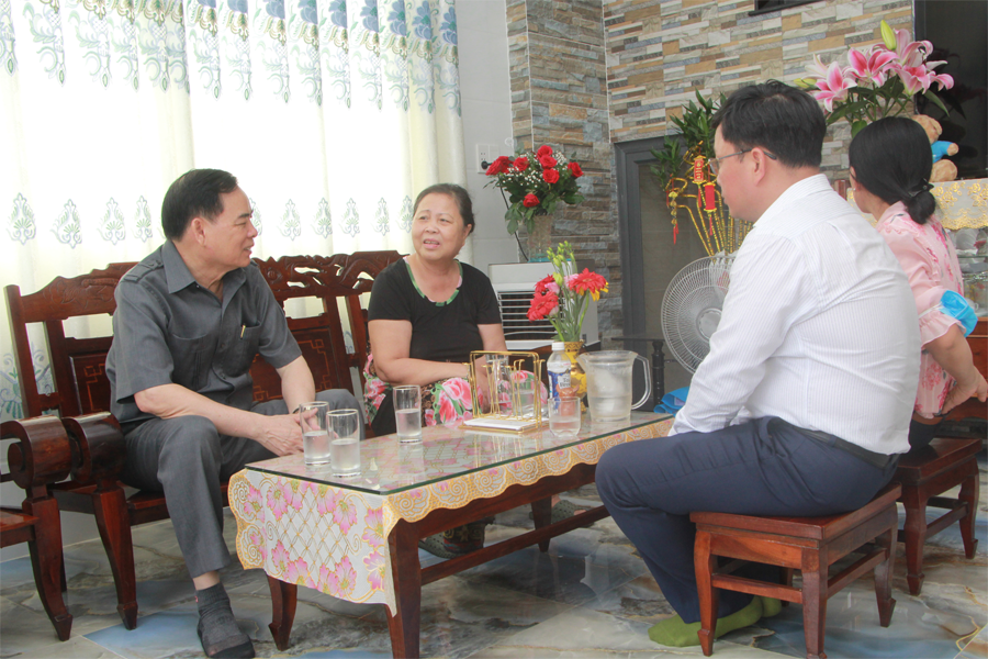 Chủ tịch tỉnh Bến Tre vận động các hộ dân giải phóng mặt bằng cầu Rạch Miễu 2