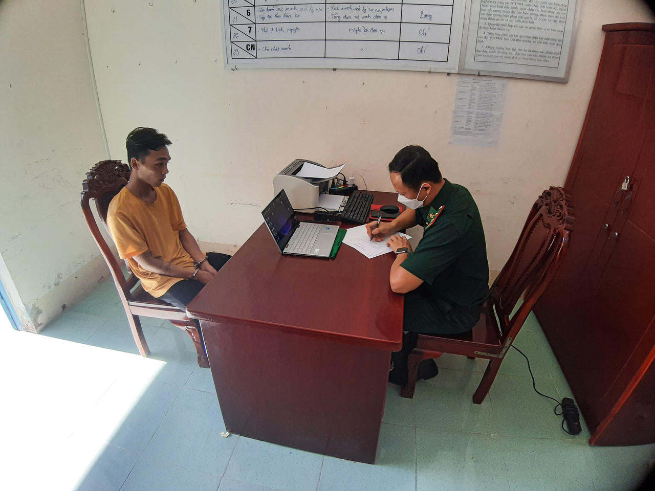 Biên phòng Sóc Trăng tạm giữ đối tượng nghi tàng trữ trái phép chất ma túy